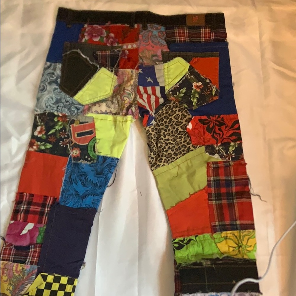 Cool jean pant with patches - Picture 2 of 3